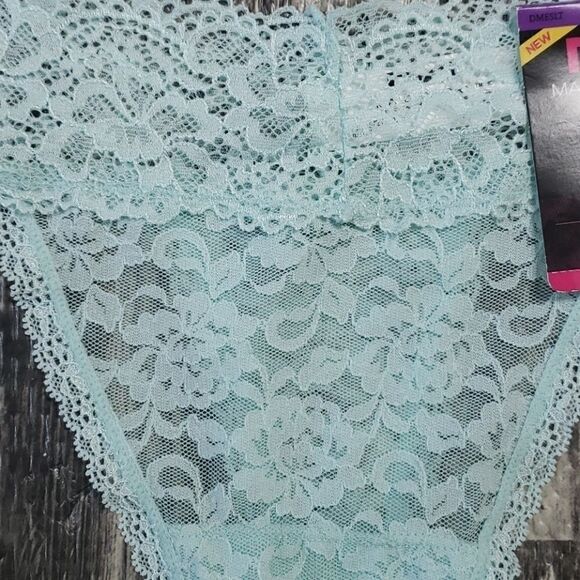 NEW!  MAIDENFORM LACE THONG - Picture 3 of 7